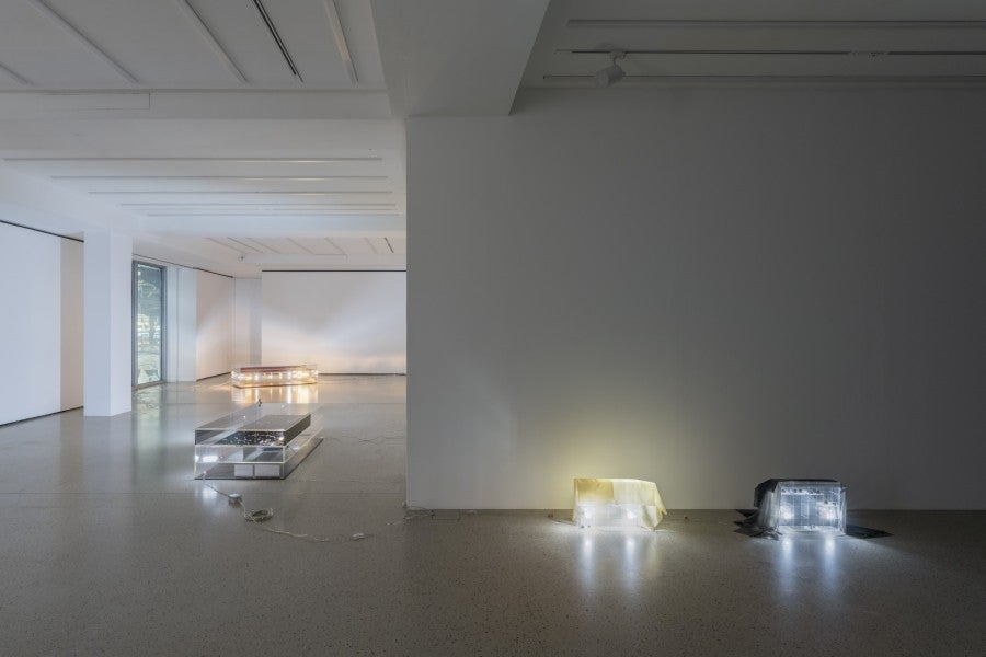 Vue de l’exposition « Sorry Sun » à la Fondation Pernod Ricard, Paris, 2025. Photo : Nicolas Brasseur. 