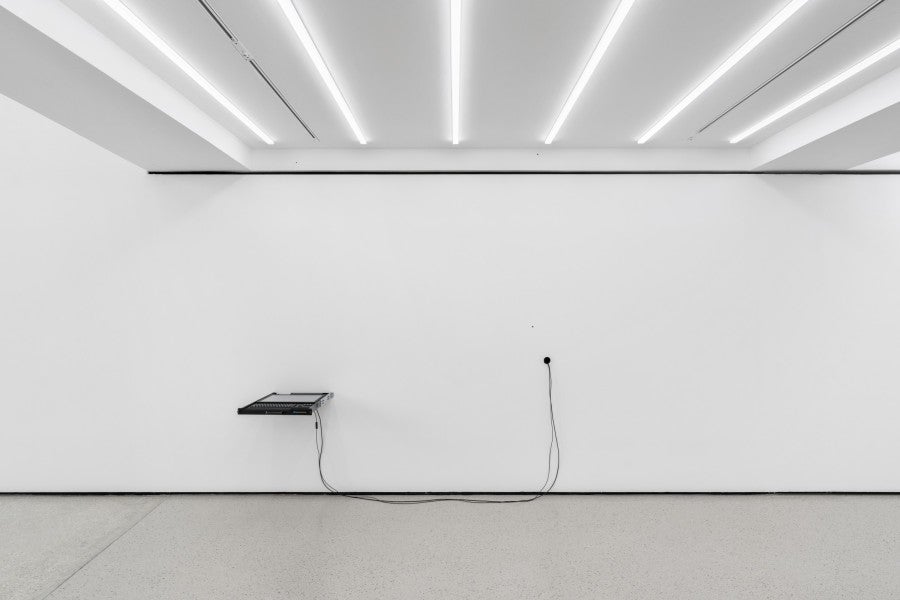 Alexandre Khondji, Triple Insert,  2025. Caméras endoscopiques, consoles KVM, dimensions variables. Courtesy de l’artiste. Photo : Nicolas Brasseur.