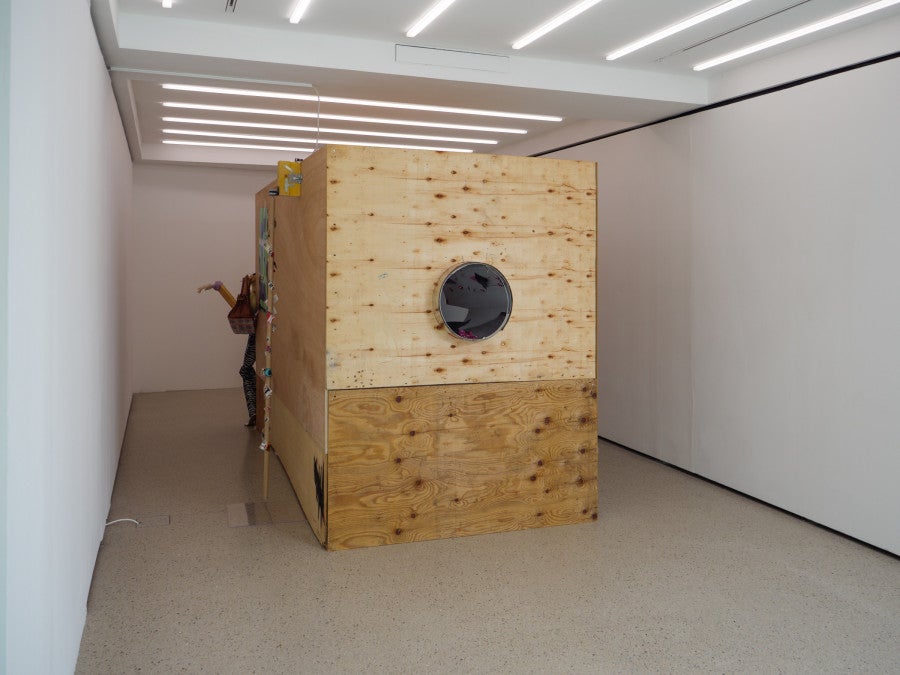 Rosa Moreno, <i>Revelations</i>, 2026 303 x 152 x 202 cm, bois, contre-plaqué, mannequin assemblé avec des éléments récupérés, moteur, ampoules LED, objets récupérés. Production : Crac Alsace.  Courtesy de l’artiste et du Crac Alsace. © ADAGP, Paris, 2026.  Vue de l’exposition « over the top, undercover » à la Fondation Pernod Ricard, Paris, 2026. © Photo : Raphaël Massart Courtesy de la Fondation Pernod Ricard.