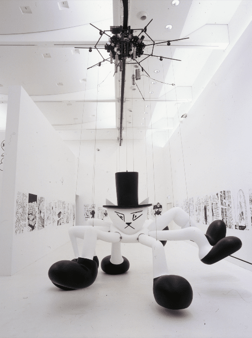 Alain Séchas, L'Araignée (et Les Dessins de L'Araignée), 2001, polyester, acrylique, mécanismes, rail suspendu, 270 x 400 x 300 cm. Collection du Musée d'art moderne et contemporain de Strasbourg, réinstallation, 2018.