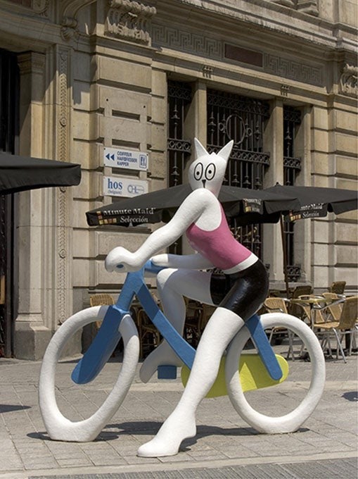 Alain Séchas, La Cycliste, 2005, polyester, métal, 210 x 190 x 110 cm, commande publique de la ville de Bruxelles (Belgique).