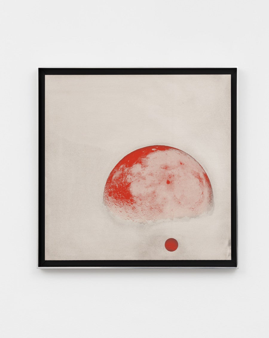 Yto Barrada, <i>Holes in the Moon (Ibn Firnas – Red)</i>, 2021. Aluminium, 30,5 × 30,5 cm. © Yto Barrada, courtesy Pace Gallery ; Sfeir-Semler Gallery, Hambourg, Beyrouth ; et Galerie Polaris, Paris.