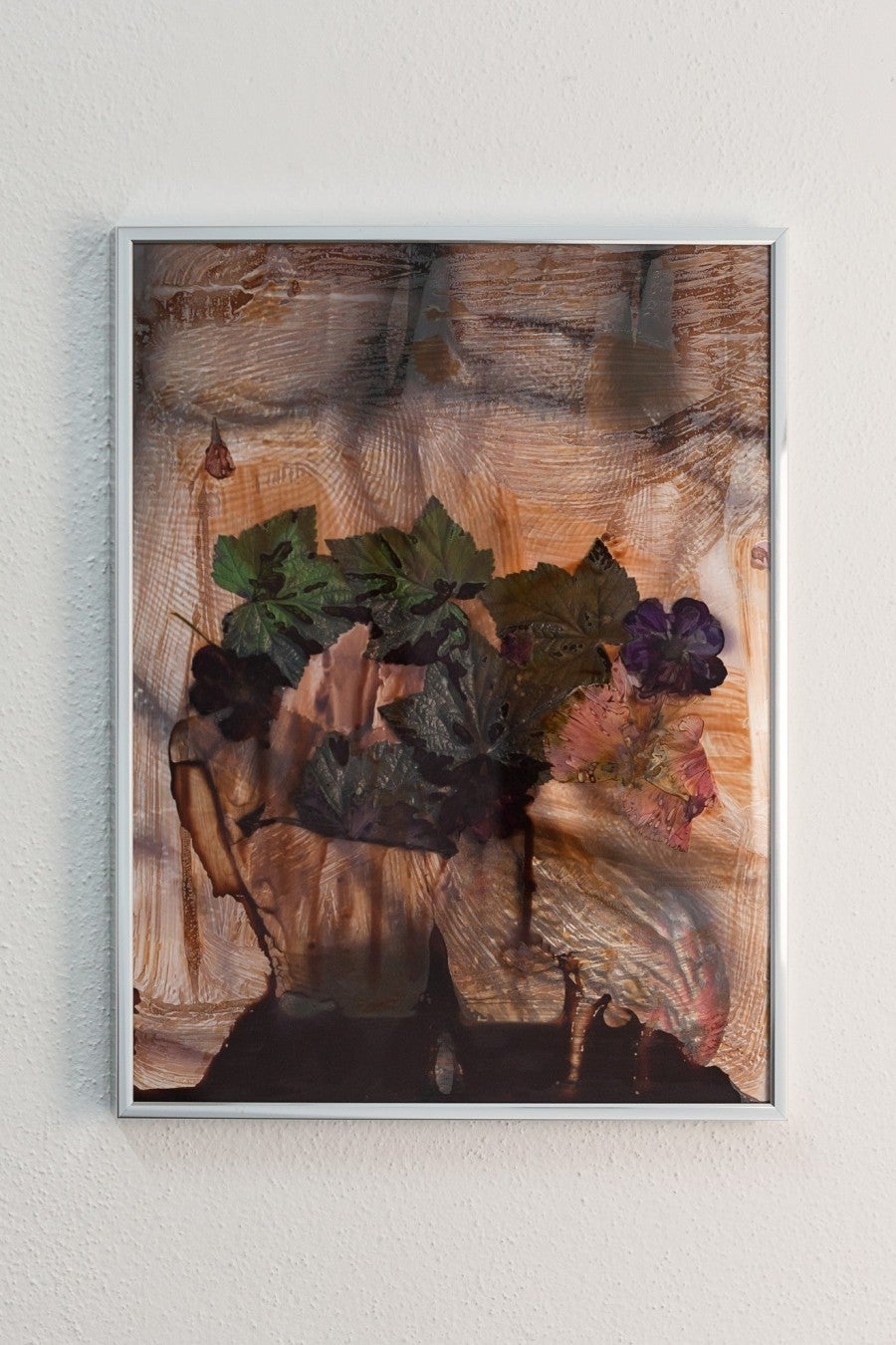 Chloé Quenum, Augure, 2016. Impression et végétaux, 30 x 40 cm.
