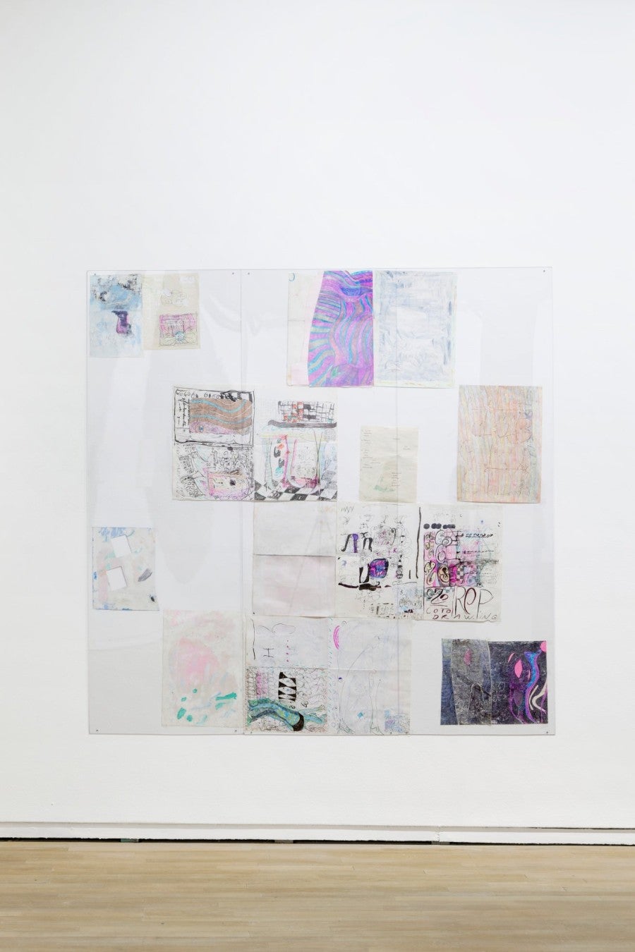 Anne Bourse, H-CLUB, 2018-2019. Ensemble de dessins et impressions sur papier, stylo, feutres, gouache, acrylique et huile sous plexiglasss
180x180cm. Vue de l'exposition Poésie Prolétaire à la Fondation d'entreprise Ricard, 2019. Photo : Aurélien Mole