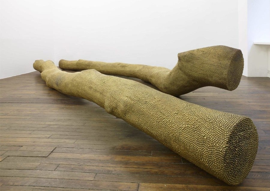 Hubert Duprat, Coupé-Cloué, 1991-1994. Bois de hêtre, clous de tapissier en laiton, 70 x 517 x 40 cm & 40 x 505 x 40 cm. Photo : Dorine Potel /Fabrice Gousset.