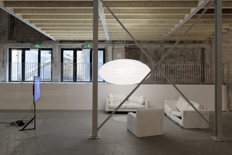 Vue de l'exposition Mélanie Matranga, 反复 [FANFU], Palais de Tokyo (21.10 2015 – 10.01 2016). Photo: Aurélien Mole.