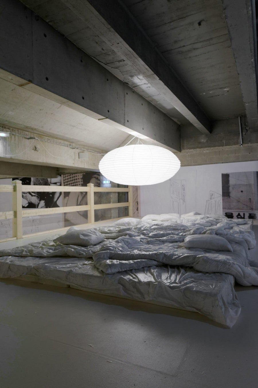 Vue de l'exposition Mélanie Matranga, 反复 [FANFU], Palais de Tokyo (21.10 2015 – 10.01 2016). Photo: Aurélien Mole.