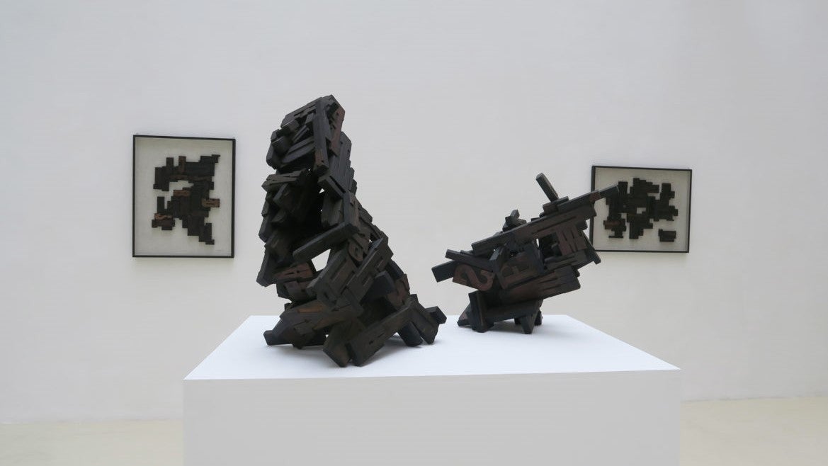 Visuel_DeLaLettreALaNymphe éboulement, 1964 / lettres pour alice, 1962, assemblage de caractères d’imprimerie en bois 81 x 65 cm & 65 x 81cm
Courtesy de l'artiste et de la Galerie Jean Brolly.